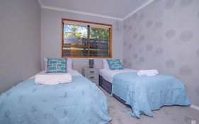 Spacious With Fabulous Views Overlooking The City